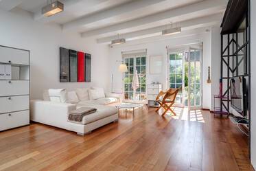 Объект премиум-класса: Эксклюзивно меблированная двухэтажная квартира в Isarvorstadt