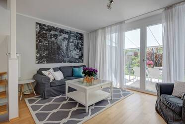 Эксклюзивно меблированная Половина двухквартирного жилого дома в Gröbenzell