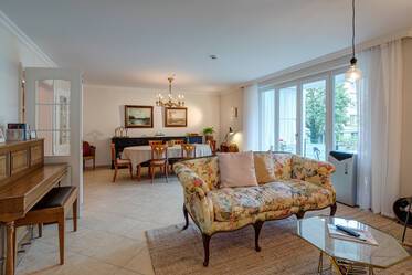 Красиво меблированная квартира в Bogenhausen