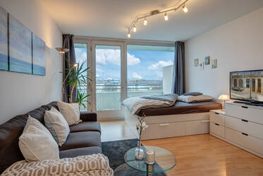 С балконом на юг, бассейном и видом на горы