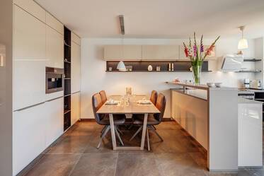 Элегантная 3-комнатная квартира с готовой к заселению мебелью