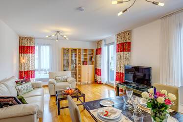 Светлая, меблированная 3-комнатная квартира в аренду