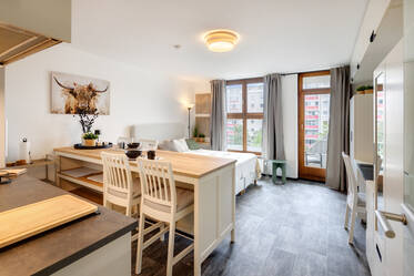 Квартира с преимущественно новой мебелью