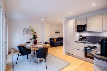 Первое заселение в новом здании рядом с Königsplatz