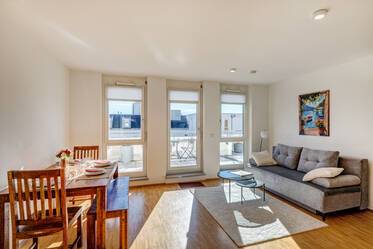 Светлая мансардная квартира с большой террасой