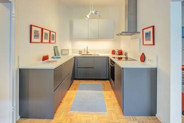 Светлая квартира в центре города в историческом здании