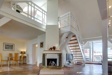 Эксклюзивно меблированная квартира-галерея в Schwabing