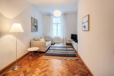 Красиво меблированная квартира в Neuhausen