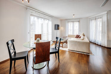 Солнечная 1-комнатная квартира с балконом и стиральной машиной