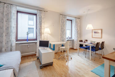 Красиво меблированный квартира в Schwabing