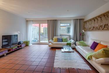 Красиво меблированная двухэтажная квартира в Pasing