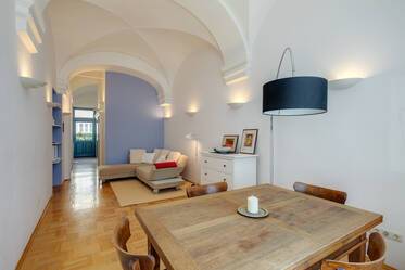 Однокомнатная квартира в Schwabing, недалеко от площади Йозефсплац