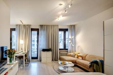 Частично отремонтированный и тихий дом в Lehel, недалеко от реки Изар