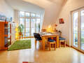 двухэтажная квартира-галерея Karlsfeld 02 обеденная зона 13717