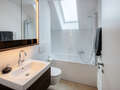 мансардная квартира München Großhadern 01 ванная комната 14211