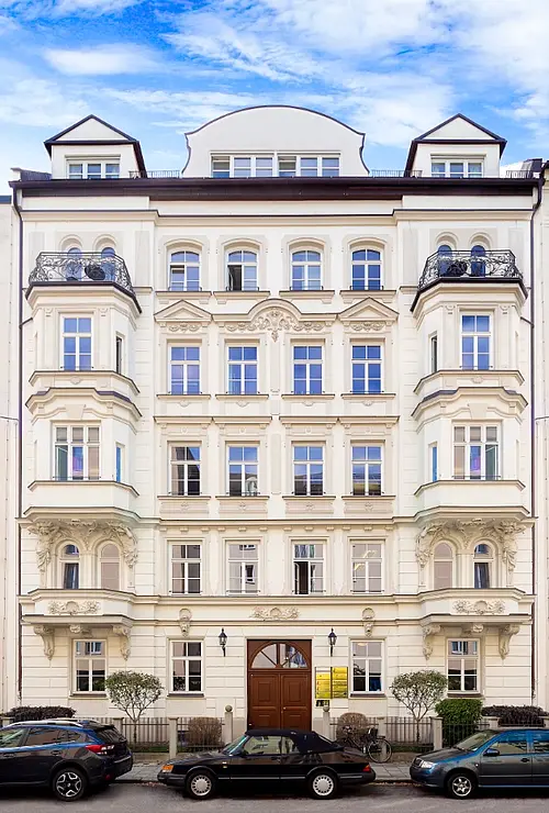 Mr. Lodge Büro für Immobilienverkauf in München Maxvorstadt – Fassade Prinz-Ludwig-Straße 7
